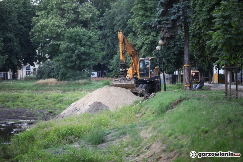 15/19 Stan prac w parku Róż