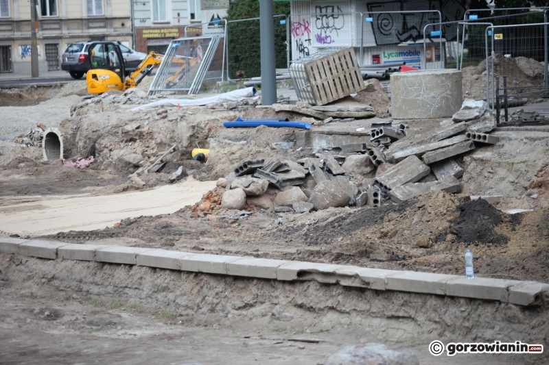 4/17 Postęp prac przy ul. Chrobrego na wysokości Arsenału