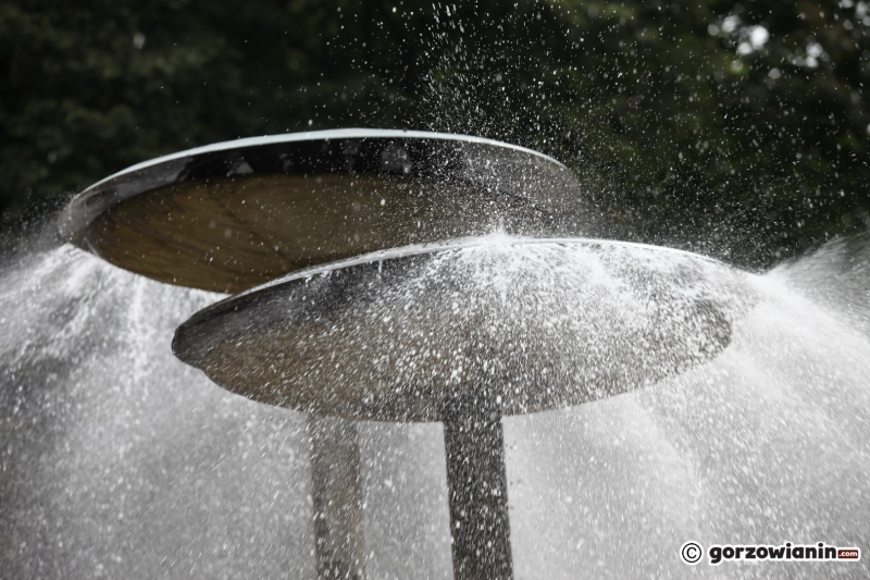 5/12 Fontanna w parku Kopernika