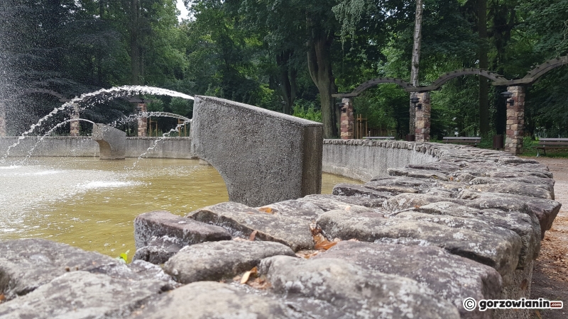9/12 Fontanna w parku Kopernika