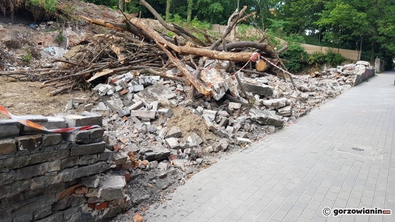 7/9 Wstrzymane prace przy rozbiórce piwnic Ehrenberga przy ul. Walczaka