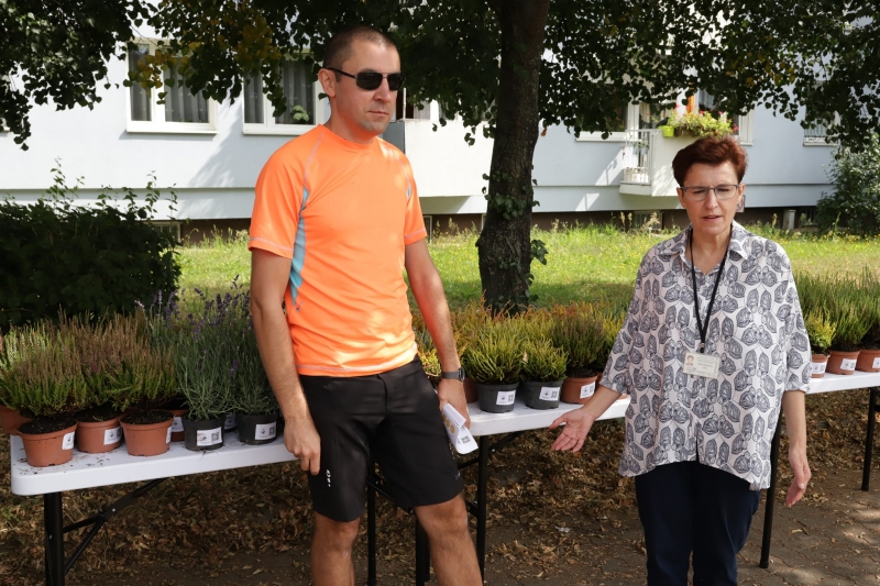 15/17 Akcja rozdawania wrzosów i lawendy mieszkańcom Gorzowa