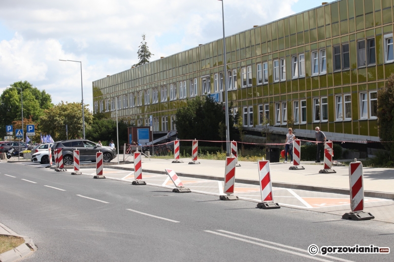 7/8 Parking kiss&ride przy szpitalu jest już gotowy