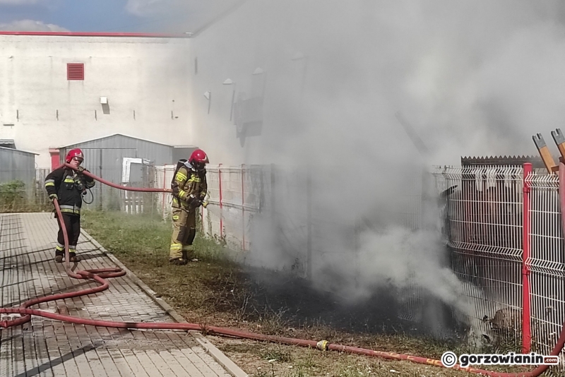 3/14 Pożar śmieci i elewacji budynku przy Myśliborskiej