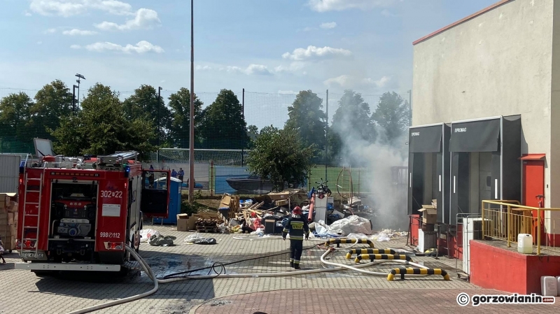 6/14 Pożar śmieci i elewacji budynku przy Myśliborskiej