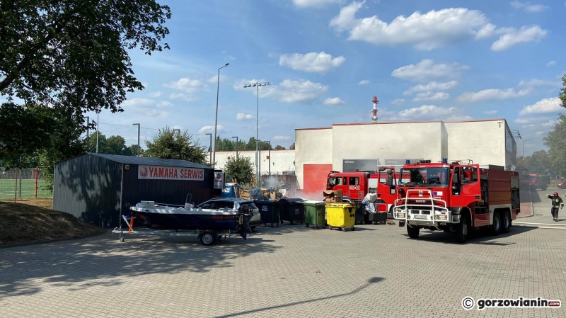 7/14 Pożar śmieci i elewacji budynku przy Myśliborskiej