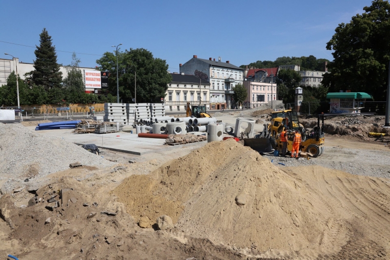 4/6 Prace archeologiczne na Chrobrego zakończone