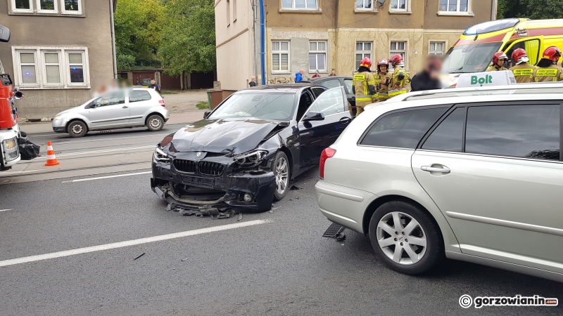 5/6 Zderzenie toyoty i BMW na Podmiejskiej