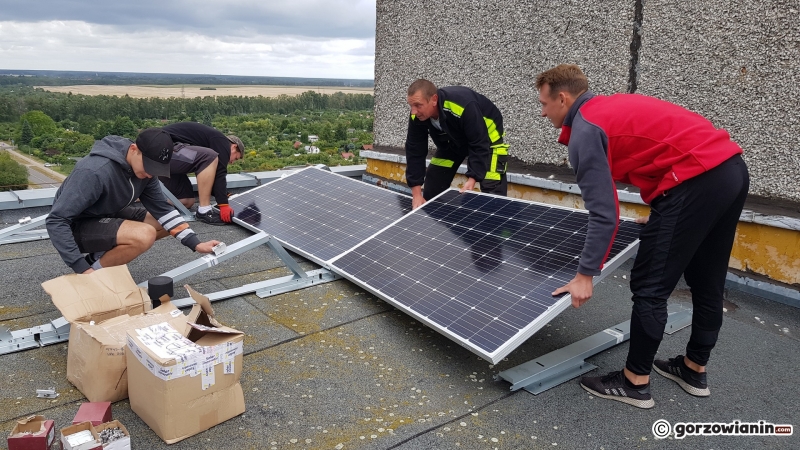 8/9 Montaż instalacji fotowoltaicznej na dachach bloków