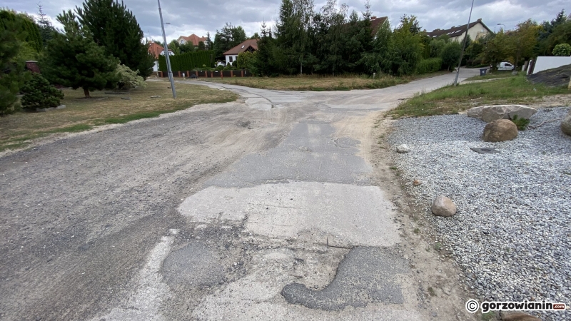 10/14 Ulica Szmaragdowa w fatalnym stanie technicznym