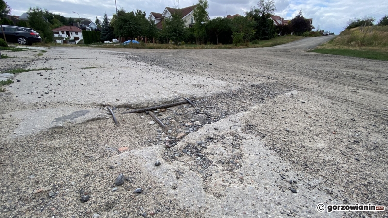 11/14 Ulica Szmaragdowa w fatalnym stanie technicznym