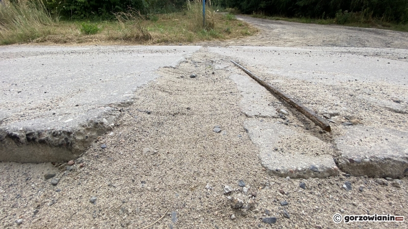 12/14 Ulica Szmaragdowa w fatalnym stanie technicznym