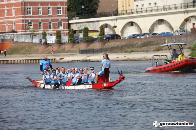 17/23 Wyścigi smoczych łodzi na rzece Warcie