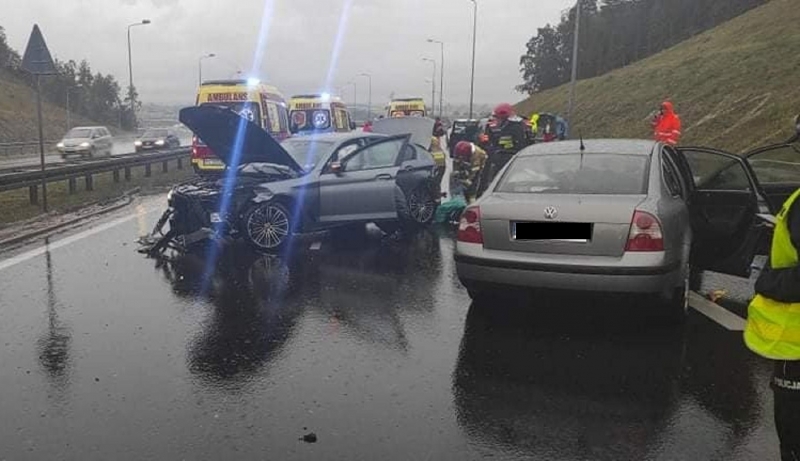 3/6 Zderzenie volkswagena i BMW na węźle Gorzów Zachód