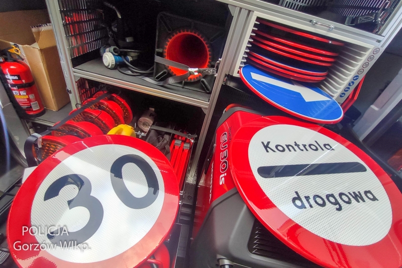 4/5 Drogówka w Gorzowie ma ambulans wypadkowy