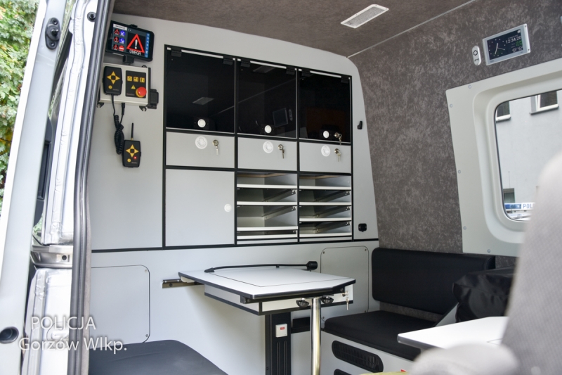 5/5 Drogówka w Gorzowie ma ambulans wypadkowy