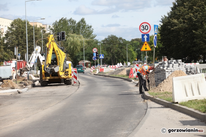 11/16 Trwa remont ul. Kombatantów