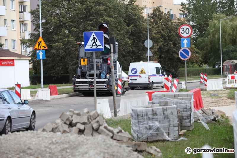 13/16 Trwa remont ul. Kombatantów