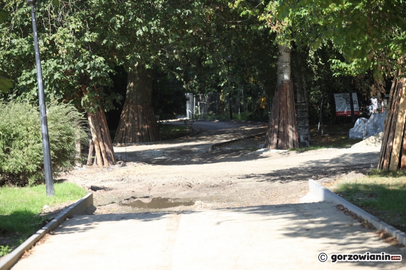 19/26 Rewitalizacja parku Róż - wrzesień 2021
