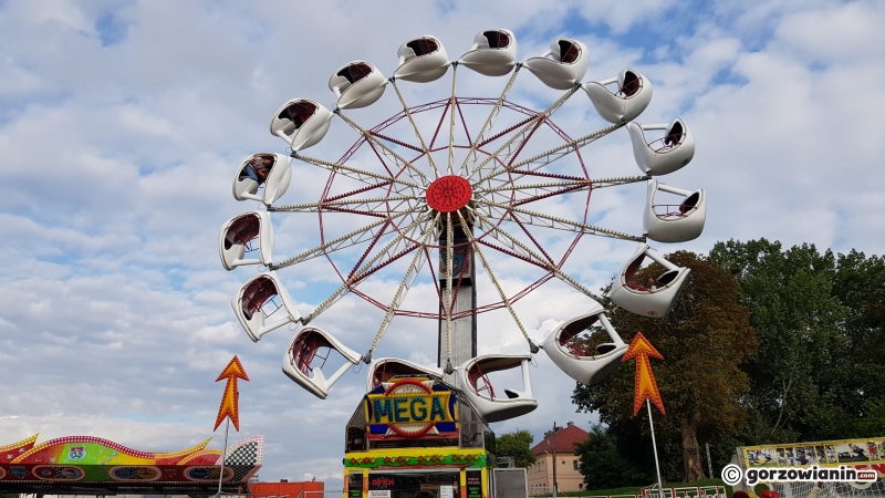 4/10 Wesołe miasteczko przy Wale Okrężnym w Gorzowie