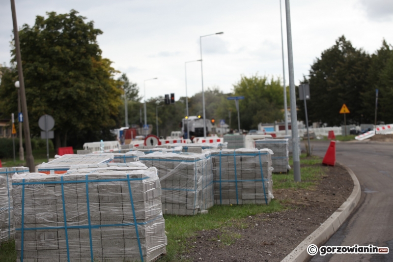 4/17 Ostatnie prace przy remoncie ul. Kombatantów
