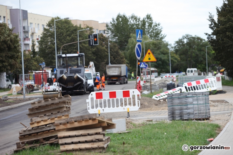 15/17 Ostatnie prace przy remoncie ul. Kombatantów