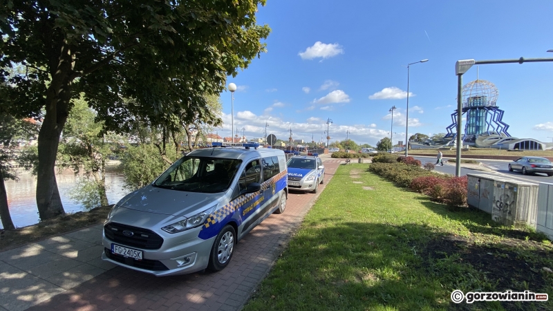 3/10 Mężczyzna wskoczył do rzeki Warty. Akcja służb