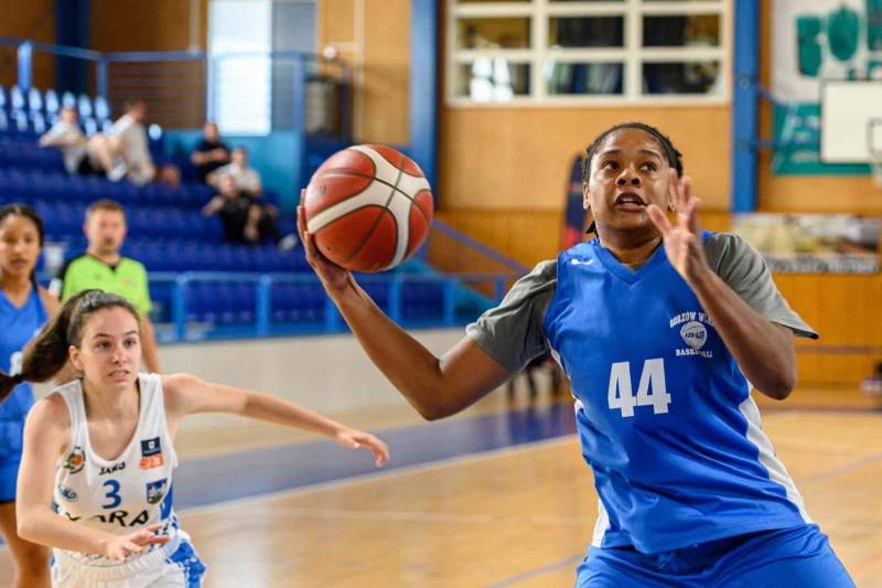 3/19 Akademiczki po pierwszym turnieju przed nowym sezonem