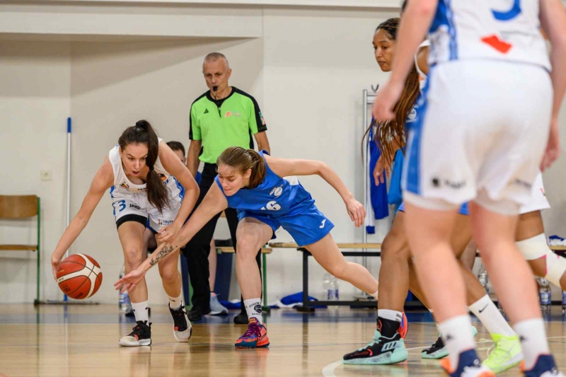 7/19 Akademiczki po pierwszym turnieju przed nowym sezonem