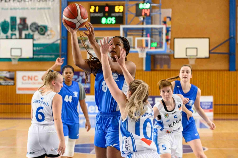 8/19 Akademiczki po pierwszym turnieju przed nowym sezonem