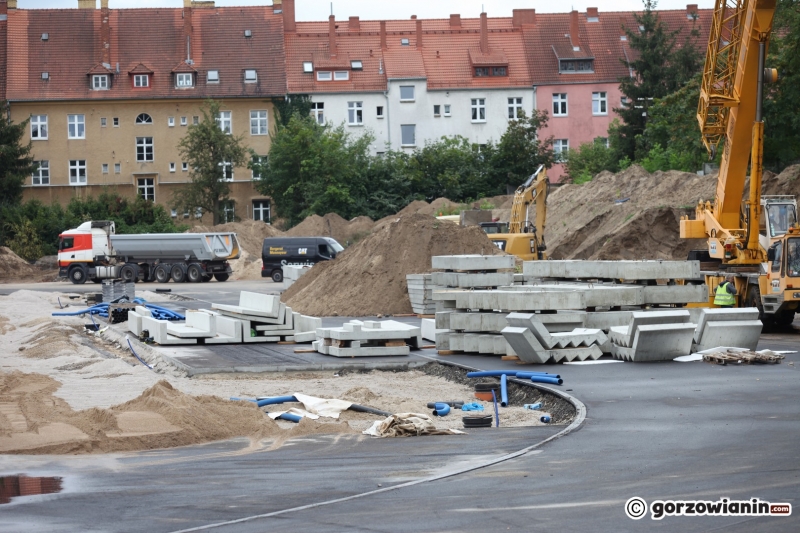 4/9 Budowa trybun na stadionie lekkoatletycznym