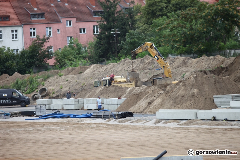 8/9 Budowa trybun na stadionie lekkoatletycznym