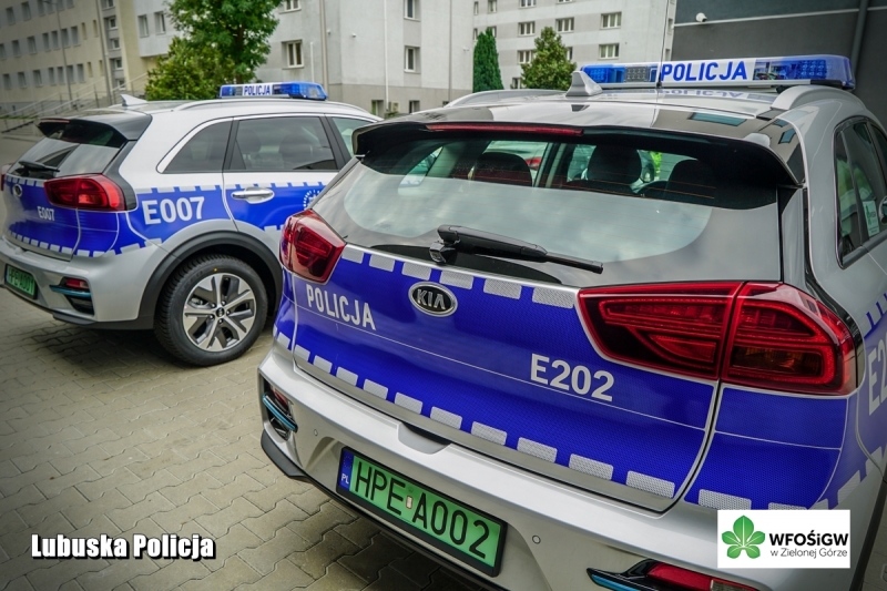 4/19 Elektryczny radiowóz kia e-Niro