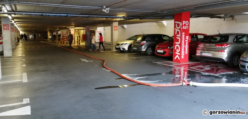 8/11 Pożar forda na parkingu Nova Park