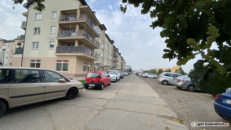 3/10 Zniszczona ul. Siedzikówny-Inki wymaga remontu