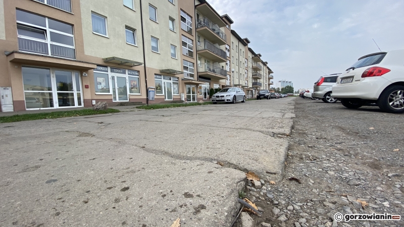 6/10 Zniszczona ul. Siedzikówny-Inki wymaga remontu
