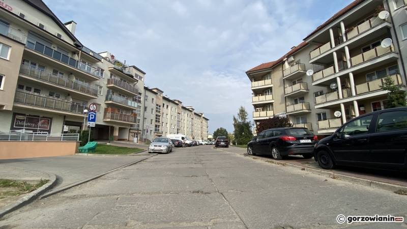 10/10 Zniszczona ul. Siedzikówny-Inki wymaga remontu