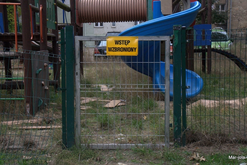 3/9 Straszy, zamiast cieszyć. Tak wygląda plac zabaw w centrum Gorzowa