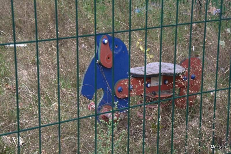 9/9 Straszy, zamiast cieszyć. Tak wygląda plac zabaw w centrum Gorzowa