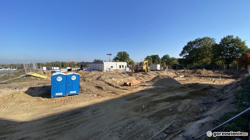 4/17 Budowa nowej drogi i McDonalda na os. Europejskim