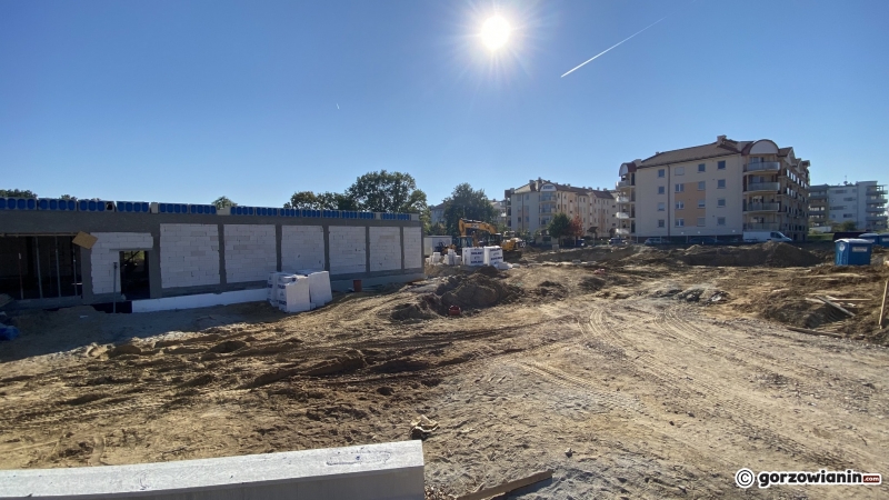 8/17 Budowa nowej drogi i McDonalda na os. Europejskim