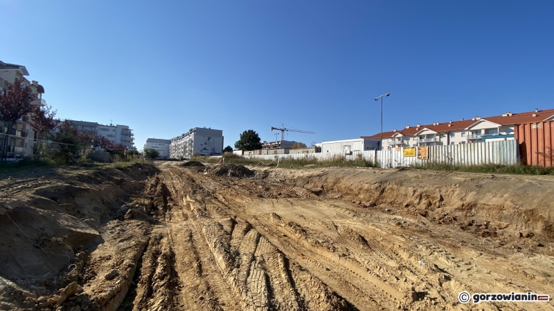 13/17 Budowa nowej drogi i McDonalda na os. Europejskim