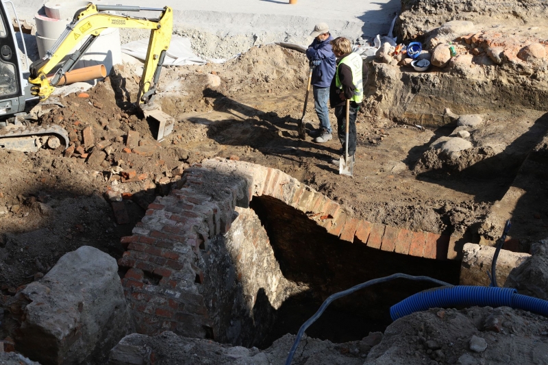 34/36 Postęp prac przy ul. Chrobrego i Mieszka I - październik 2021