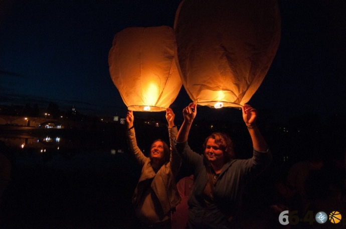 3/11 Nocne puszczanie lampionów