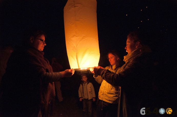 9/11 Nocne puszczanie lampionów