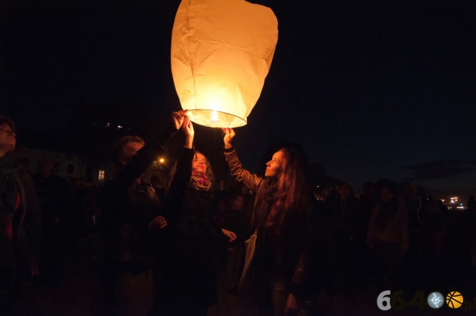 10/11 Nocne puszczanie lampionów