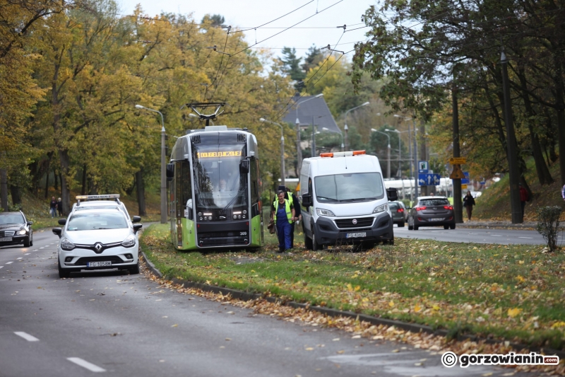 1/5 Tramwaj nie mógł podjechać pod górkę na Pomorskiej