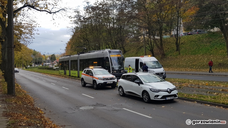 5/5 Tramwaj nie mógł podjechać pod górkę na Pomorskiej