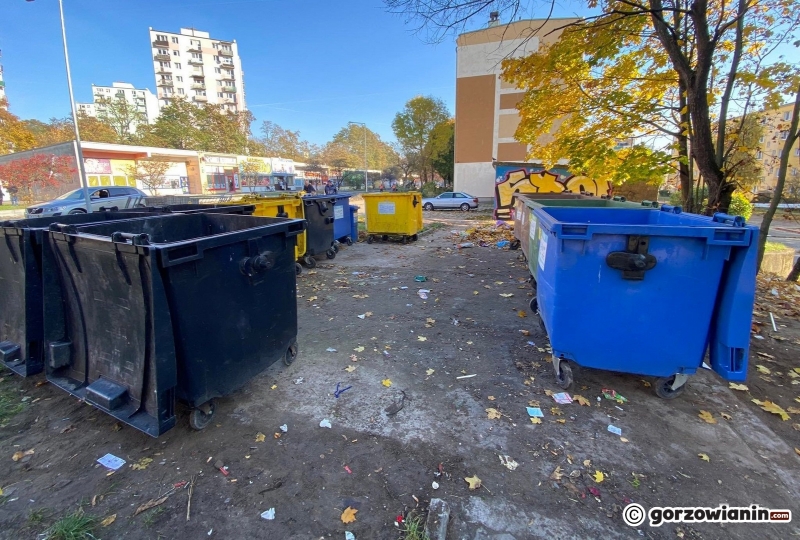 6/6 Śmieci przy ul. Słonecznej 74 zostały w końcu posprzątane