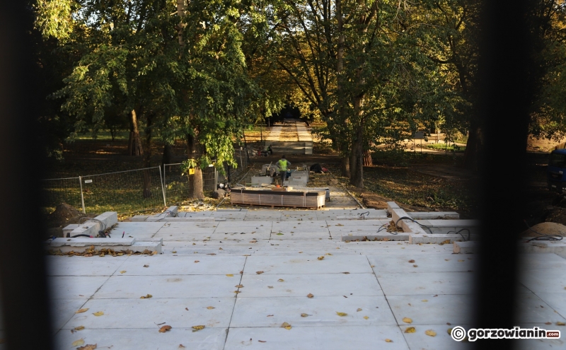 3/15 Tak wygląda park Róż na miesiąc przed końcem prac